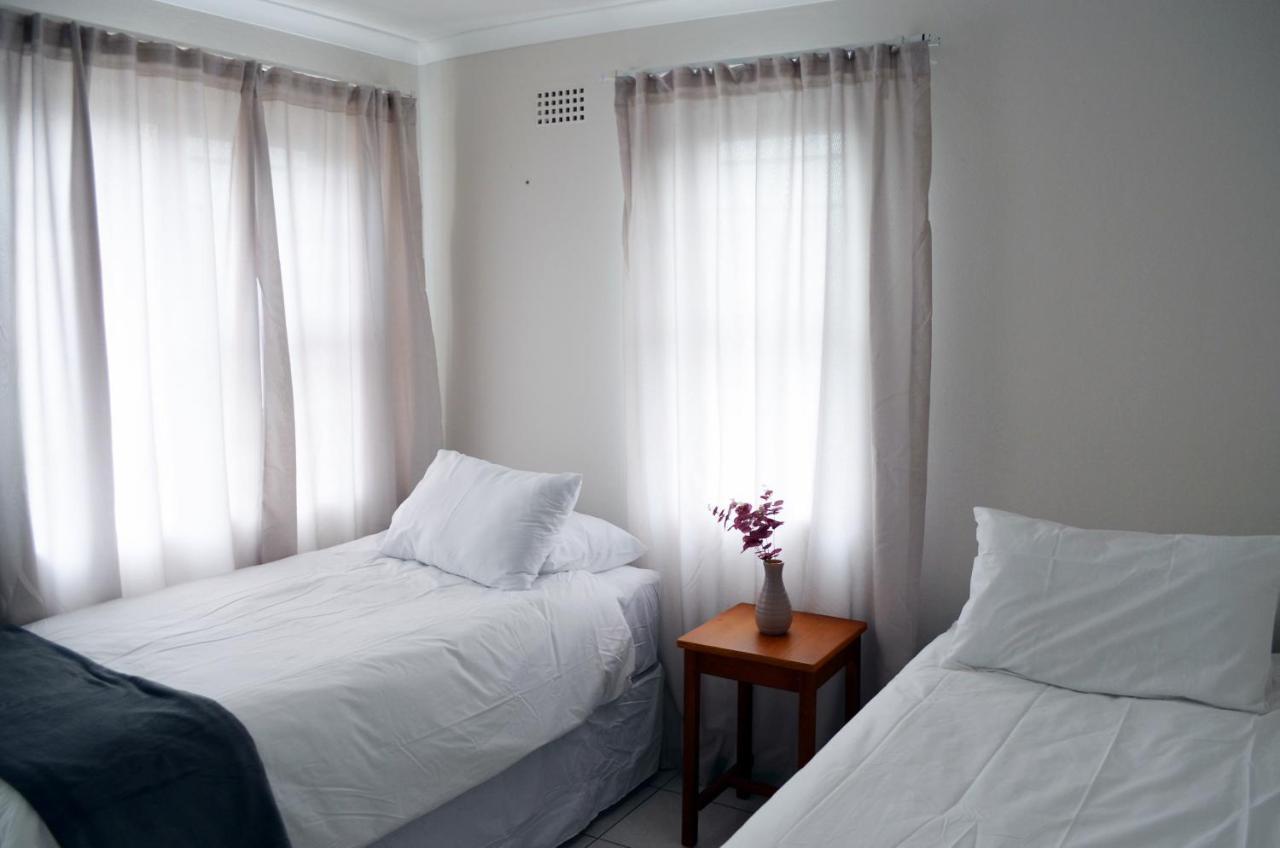 Broadway Self Catering Apartments Durbanville Buitenkant foto