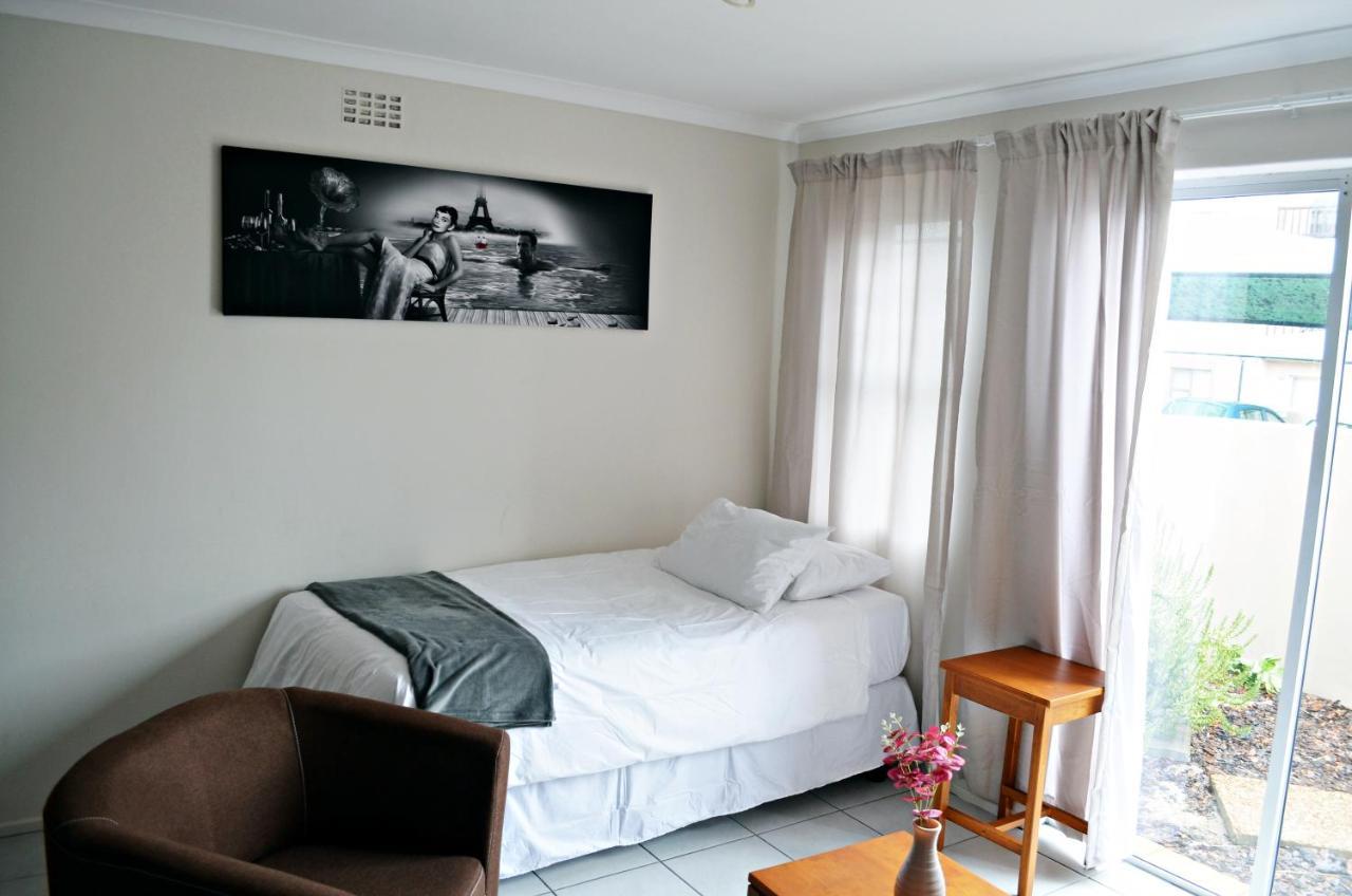 Broadway Self Catering Apartments Durbanville Buitenkant foto