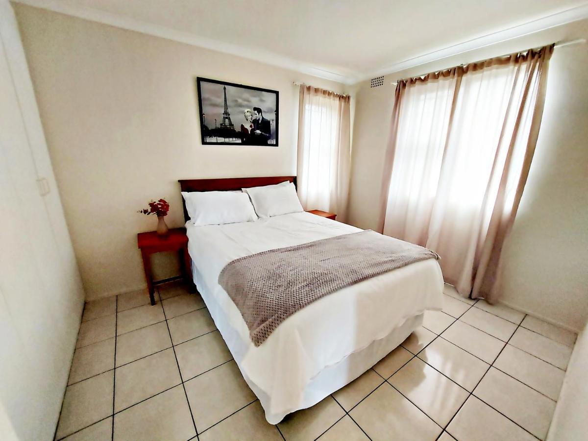 Broadway Self Catering Apartments Durbanville Buitenkant foto