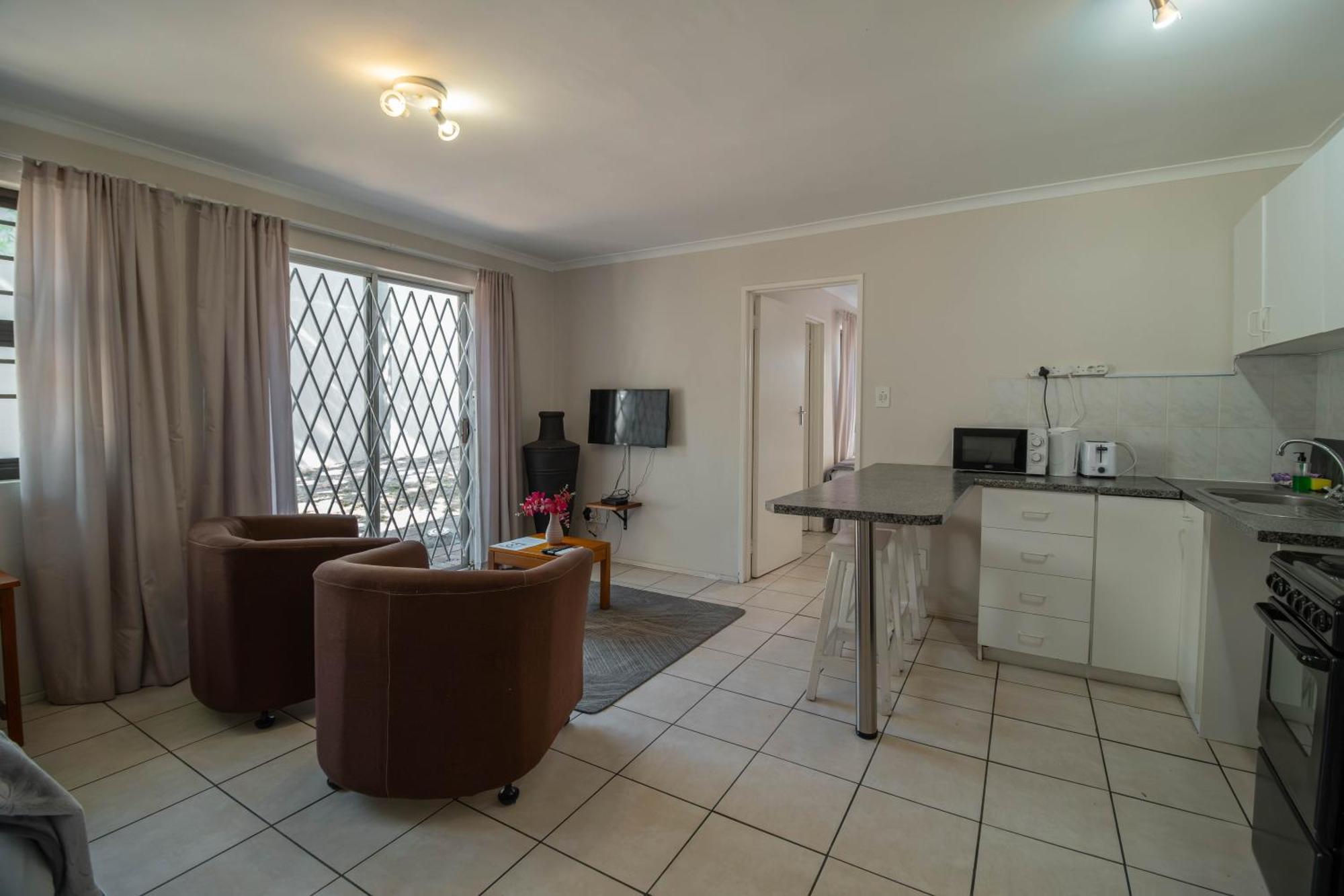 Broadway Self Catering Apartments Durbanville Buitenkant foto